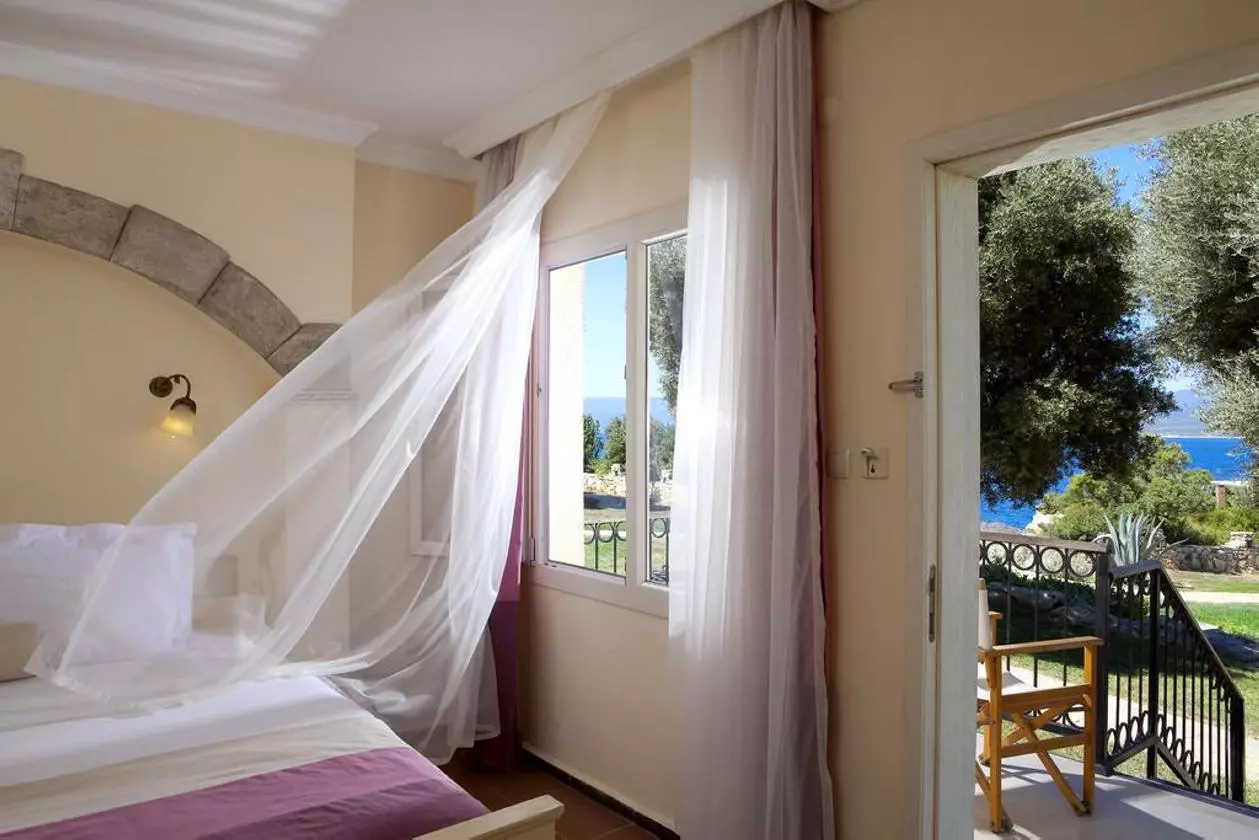 CLUBRESORT_SHABAVIZ (4).jpg